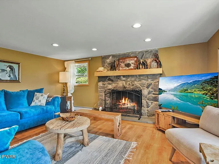 853D Spring Hill Rd — Photo 2