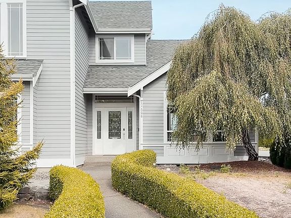 3rd image of 17608 Panorama Blvd E