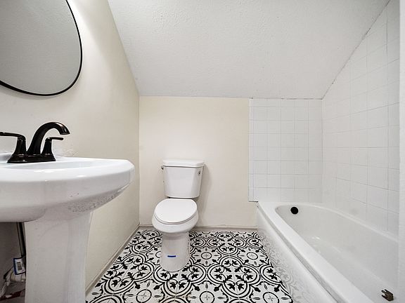 4th image of 2532 Fair Dr #Drive2532