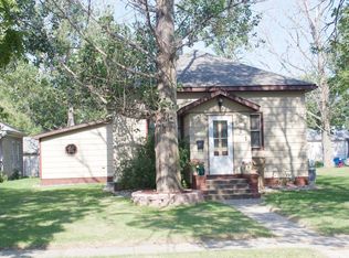 521 1st St SW, Watertown, SD 57201