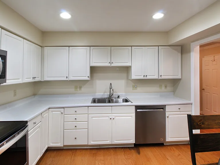 741 Harbor Way — Photo 10