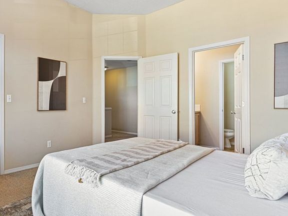 3rd image of 6371 SW Vinwood Ter #6371