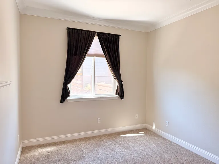 653 Lilja Ct — Photo 9