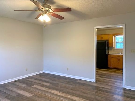 3rd image of 108 Darnell Dr