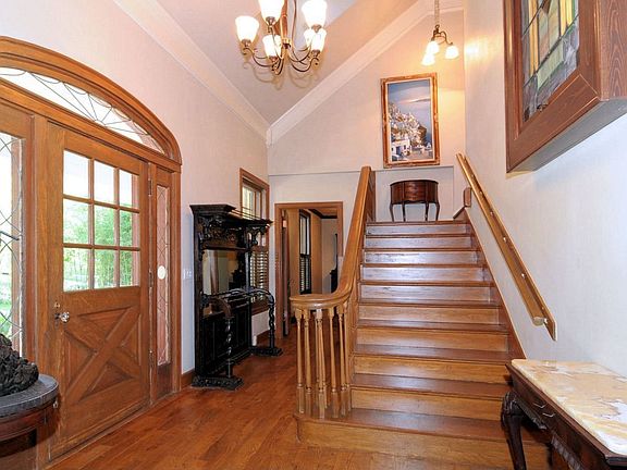 2nd image of 10017 Woodgrove Dr