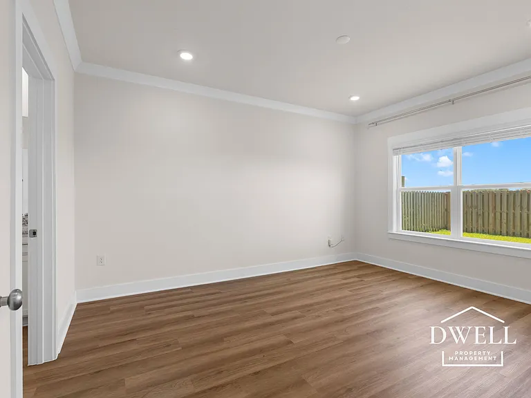 1009 Hayward Loop — Photo 17