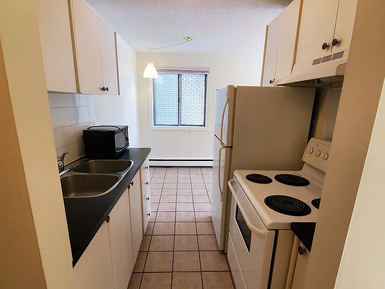 1724 10a St SW #206 — Photo 11