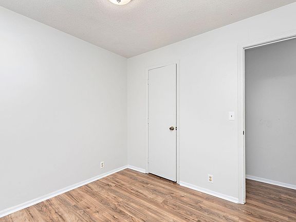 3rd image of 1602 Brookside St #101