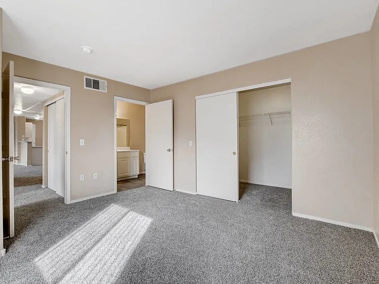 1220 Tree Line Dr — Photo 21