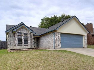 8233 Mark Ln, Watauga, TX 76148