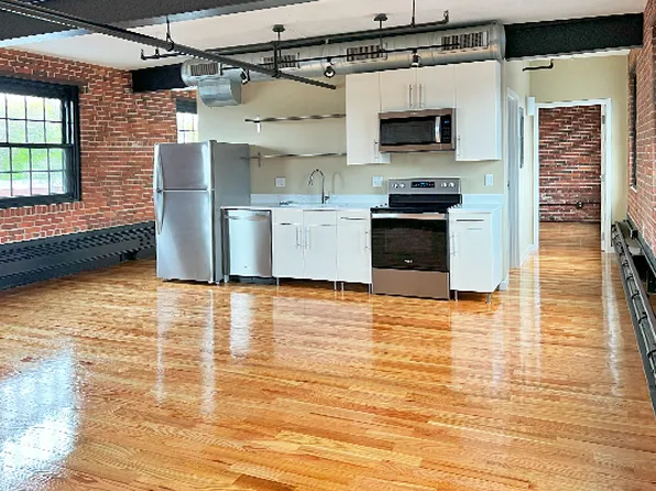 45 High St APT 6, North Andover, MA 01845