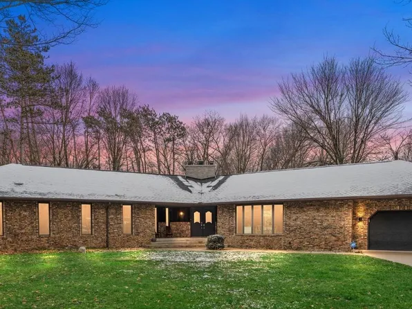 2634 N Pinebrook Dr, La Porte, IN 46350