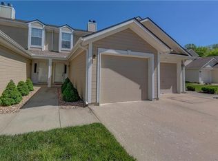 5692 NW Plantation Ln, Lees Summit, MO 64064