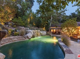 1064 Meadows End Dr, Calabasas, CA 91302
