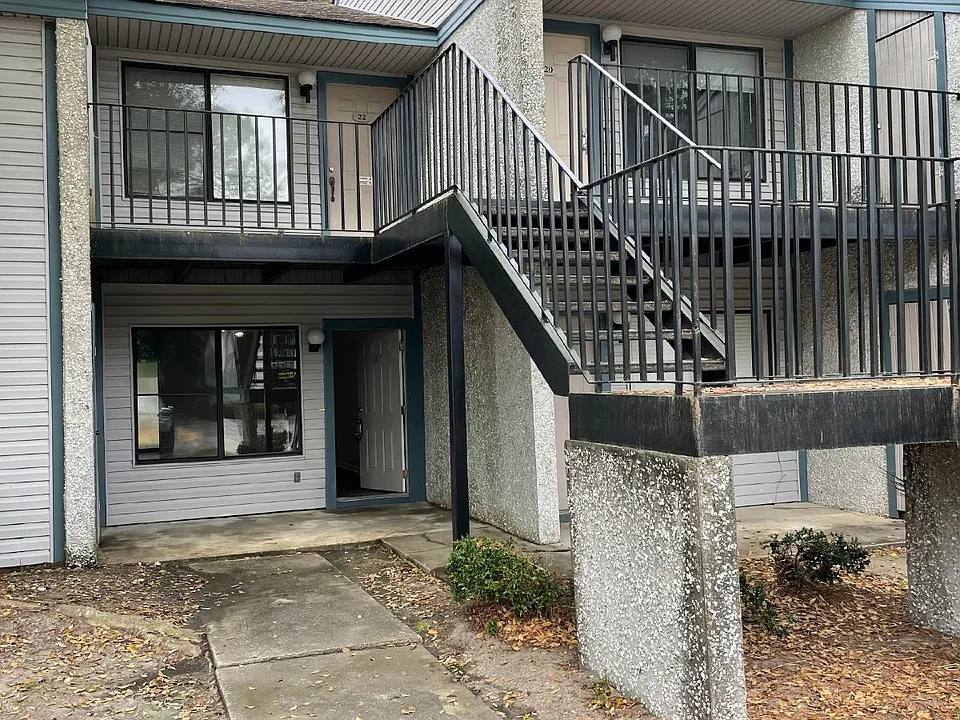 910 Brett Dr #21