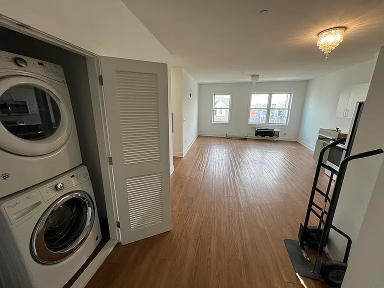 427 Bergen Ave #3 — Photo 8