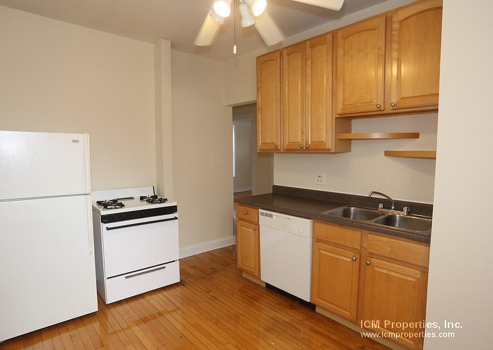 1st image of 859 W Cornelia Ave #2F