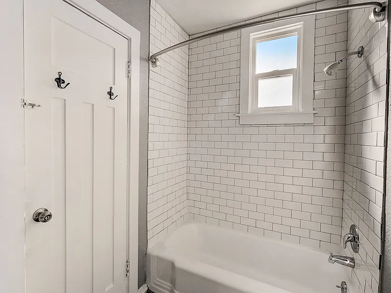 Madison View Apartments — Photo 28