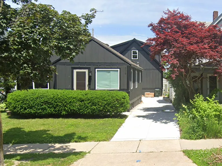 508 W Lakeside St — Photo 1