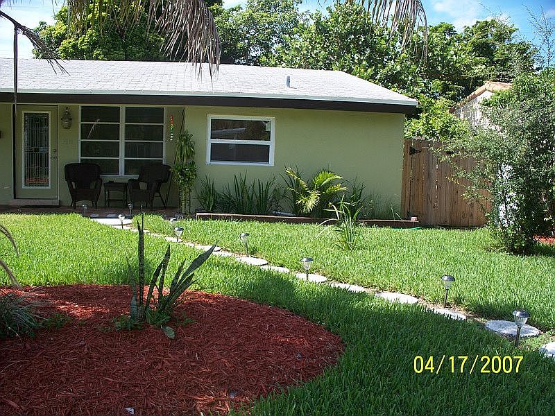 1st image of 1416 NE 27th St