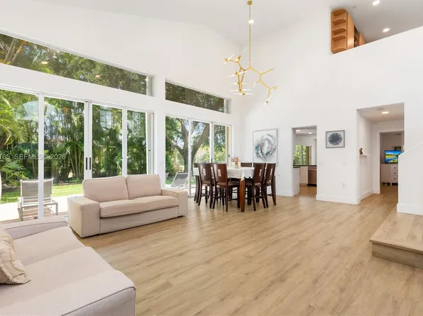 524 Water Pt, Weston, FL 33326