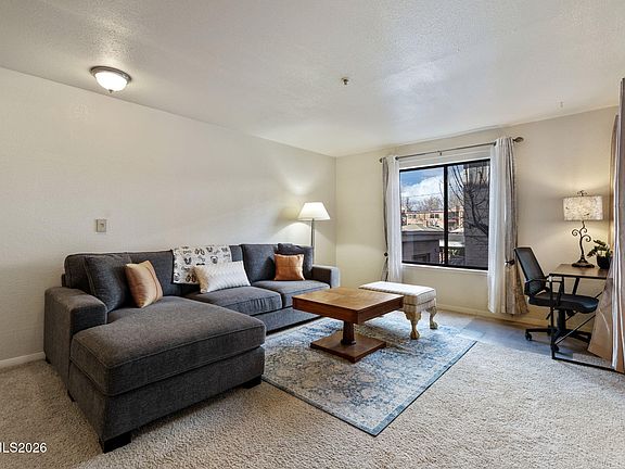 5th image of 3095 Lakeside Dr