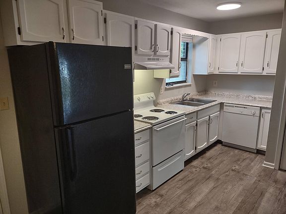 3rd image of 1010 N Fairmont Ave