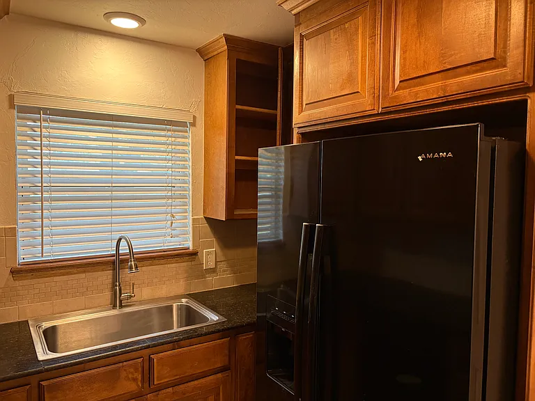 1904 Lanesboro Dr — Photo 20