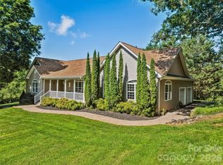 1082 S Main St, Mars Hill, NC 28754