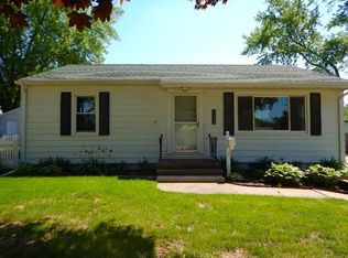 1425 Maplecrest Dr, Marion, IA 52302