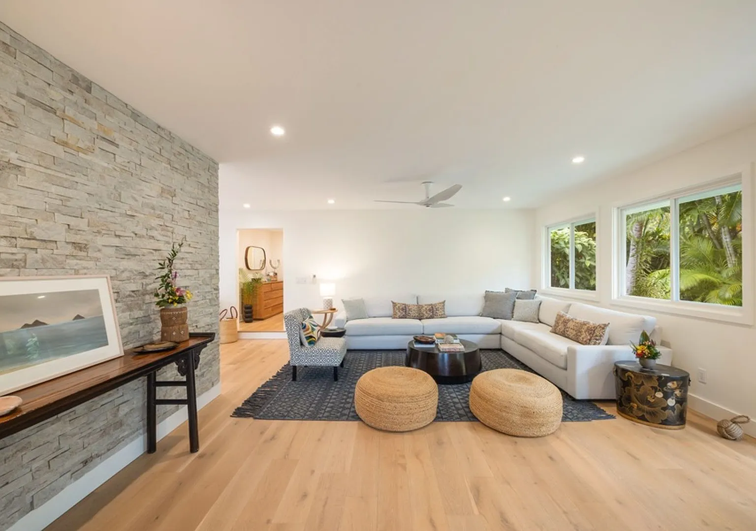 Majestic Retreat: Close to Beach, Designer Details, Expansive Rear Deck Views — Photo 4