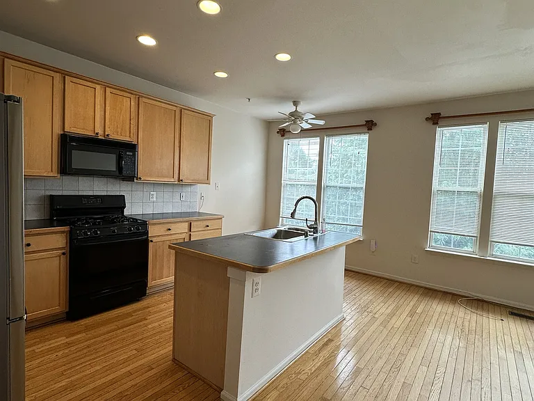 420 Redland Blvd #TOWNHOUSE — Photo 5