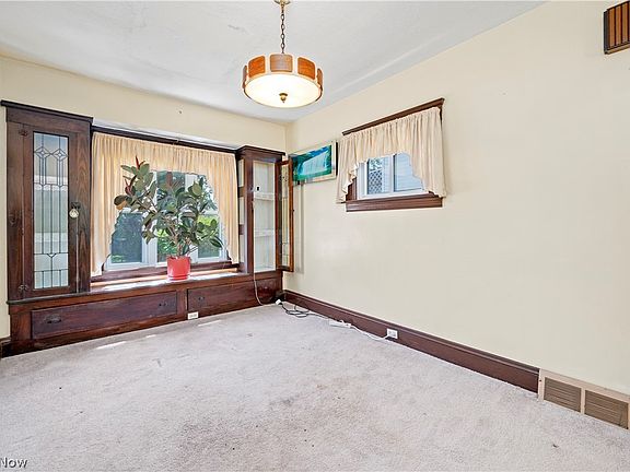 4th image of 3921 Cypress Ave