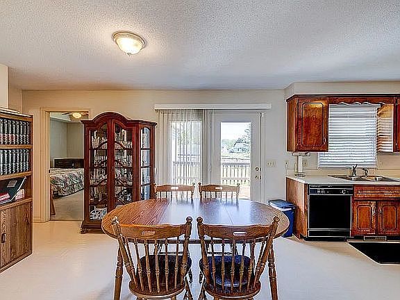 4th image of 1315 Wennona Dr