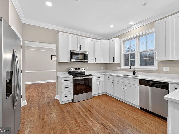 4th image of 15621 Jamies Way