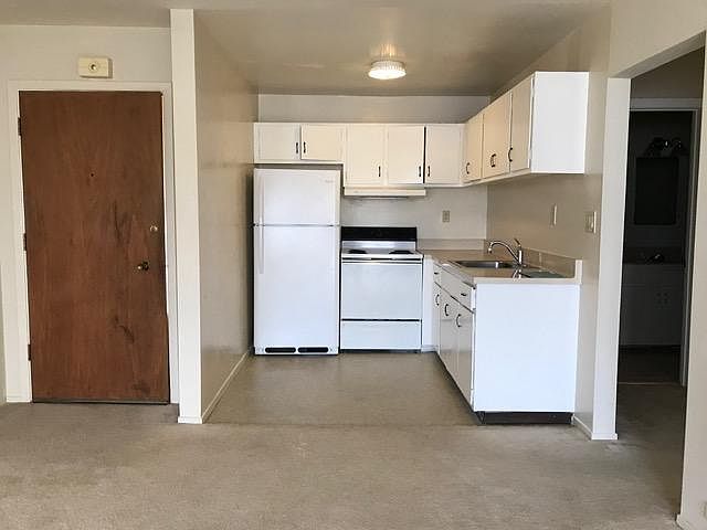 1st image of 271 6th Ave APT 5