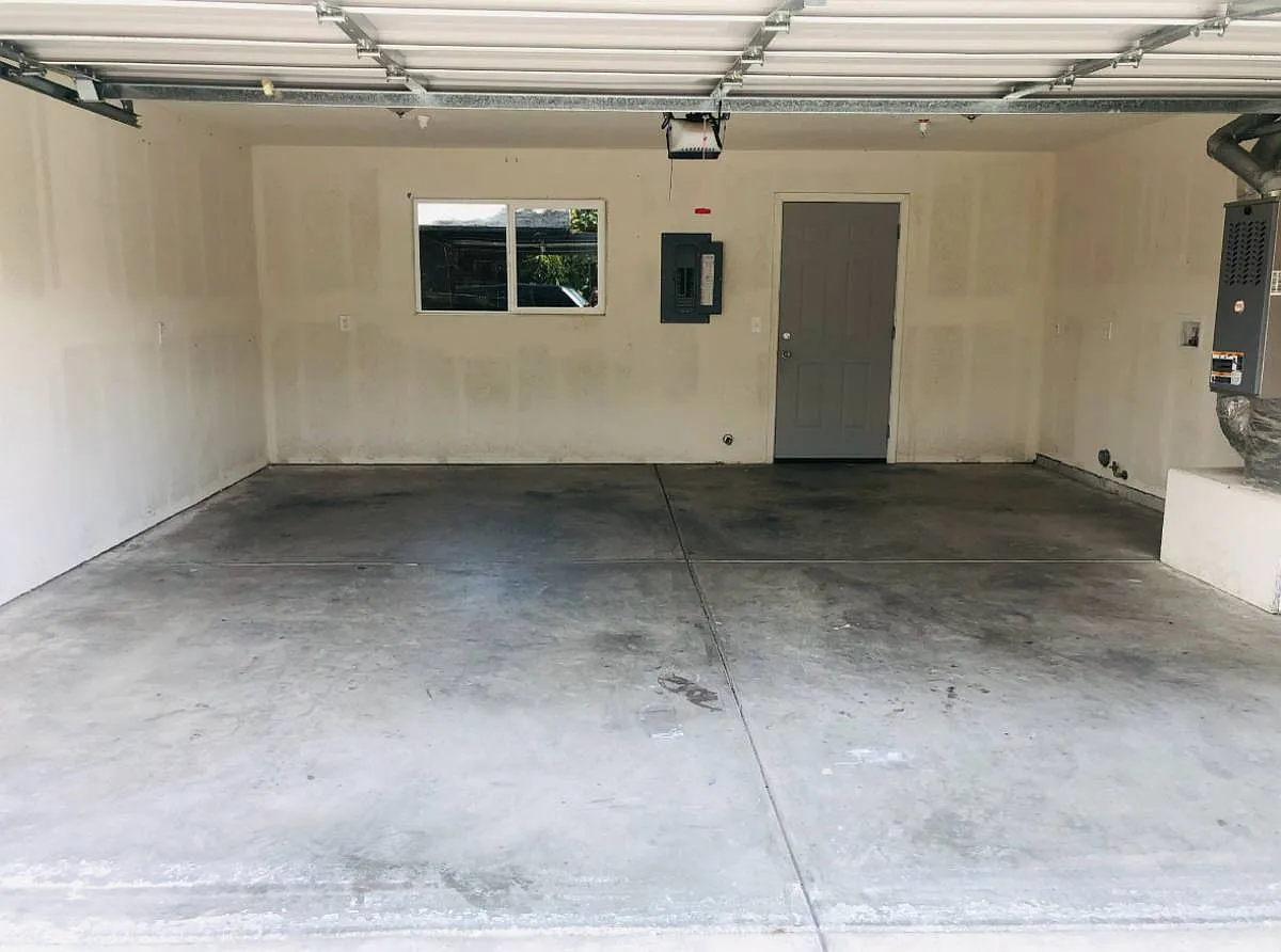 3 bed, 1400 sqft, $4,300 — Photo 3