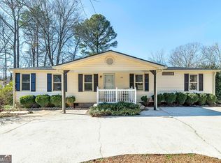252 Lakeview Dr, Locust Grove, GA 30248