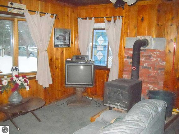 2nd image of 2870 Leone Dr