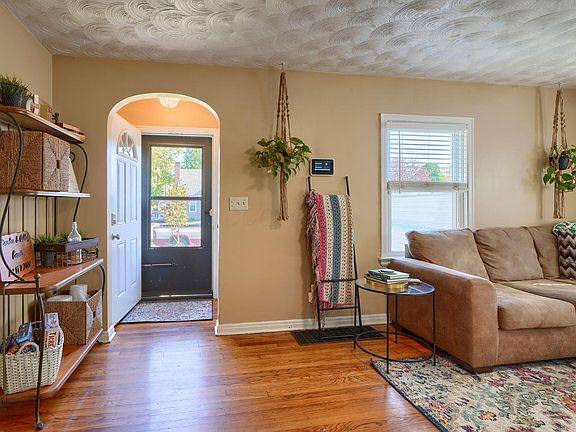 4th image of 1103 Wildwood Ave