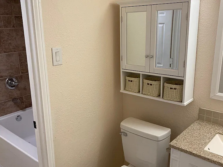 2421 Lakeview Cir — Photo 32