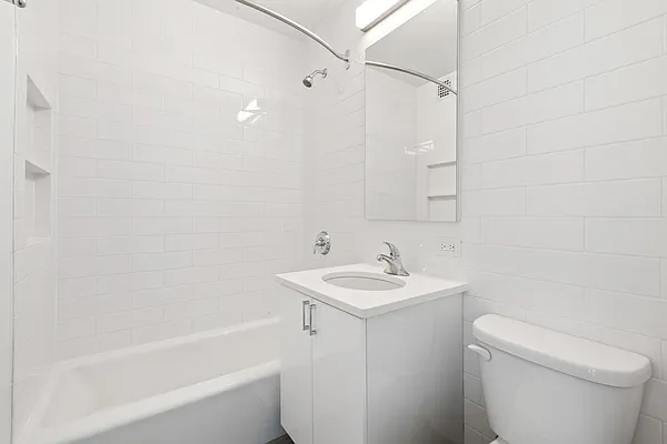 Rented by Greystar | media 7