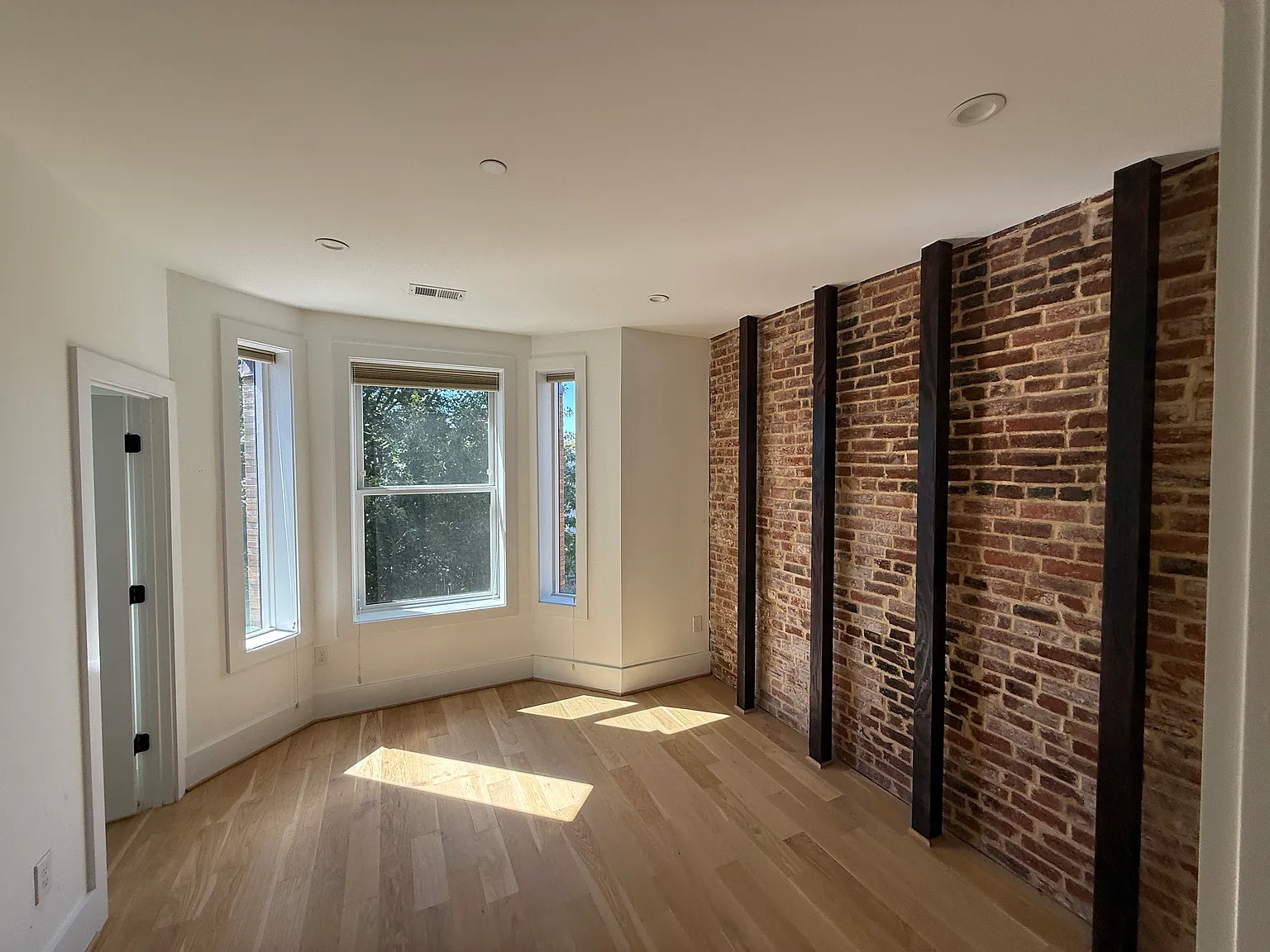 211 Florida Ave NW — Photo 3