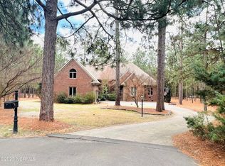 8 Maples Ln, Pinehurst, NC 28374