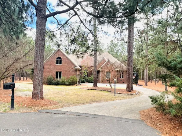 8 Maples Lane, Pinehurst, NC 28374