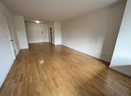4th image of 24 W 132nd St #7M