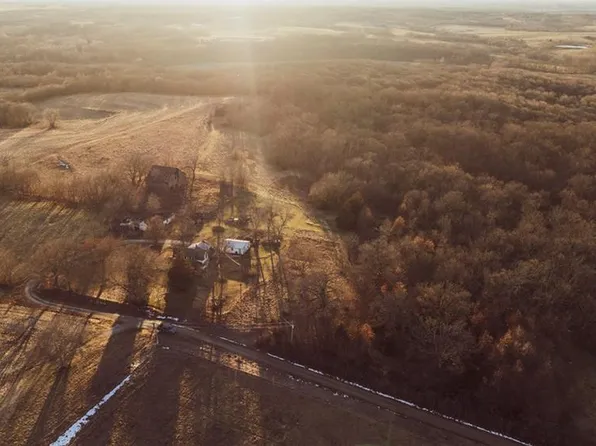 1265 SE Leslie Rd, Cowgill, MO 64637