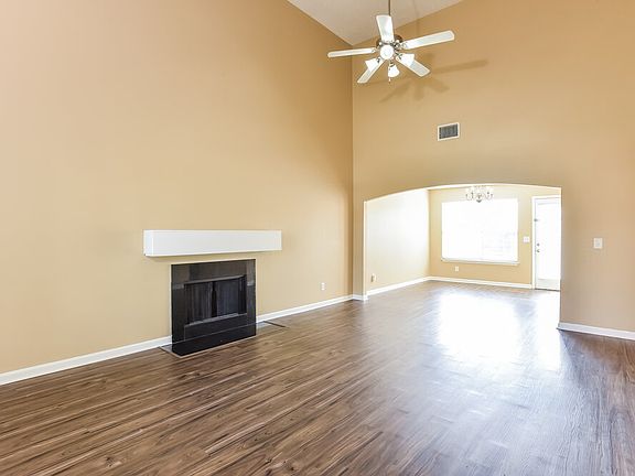 4th image of 1108 Harmony Ln
