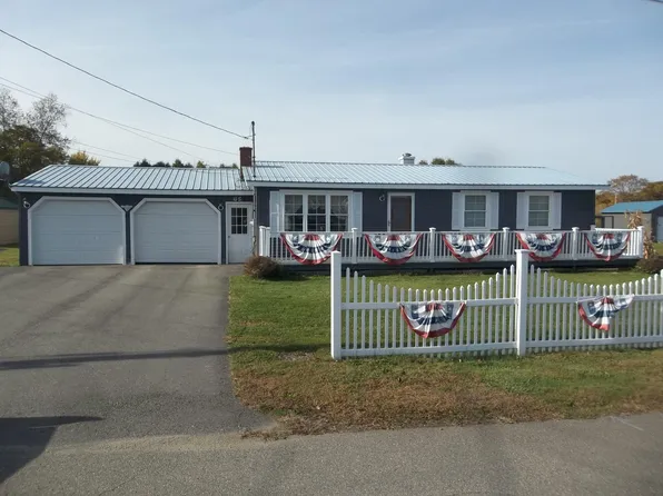 24 Willow Street, Calais, ME 04619