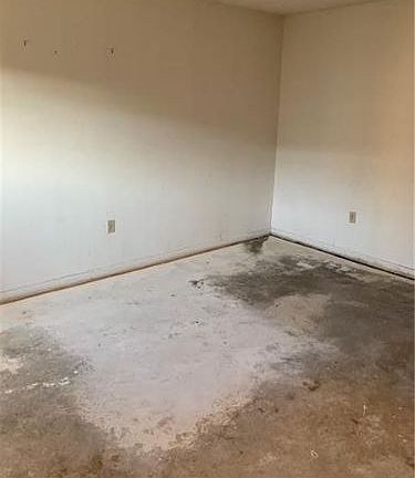 3rd image of 2800 Somerset Dr Building J-215
